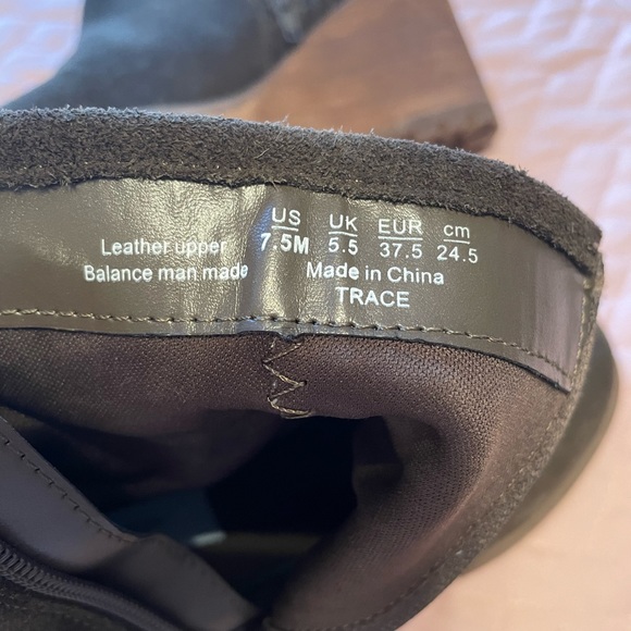 Carlos Santana Booties Dark Olive Green Wedge Heel Size 7.5 NWOT - Picture 8 of 10